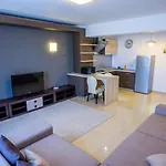Διαμέρισμα C&y Zev Mamaia