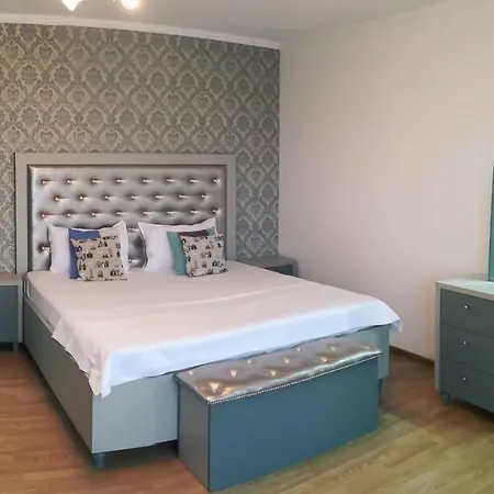 Apartment C&y Zev *