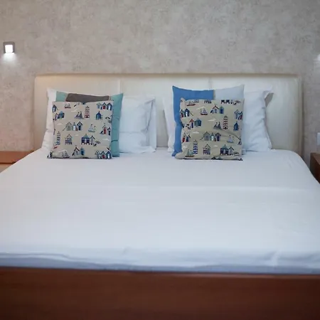 Apartment C&y Zev Mamaia